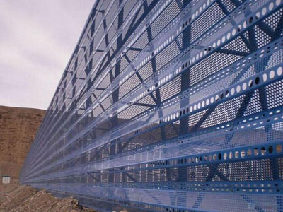 新疆哈密广汇能源万吨储煤场防风墙项目